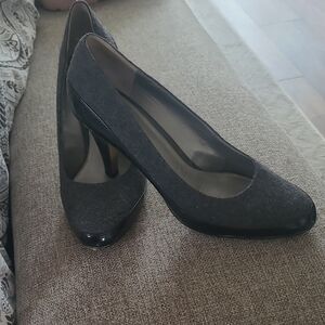 Liz Claiborne Gray and Black Heels Classic Design